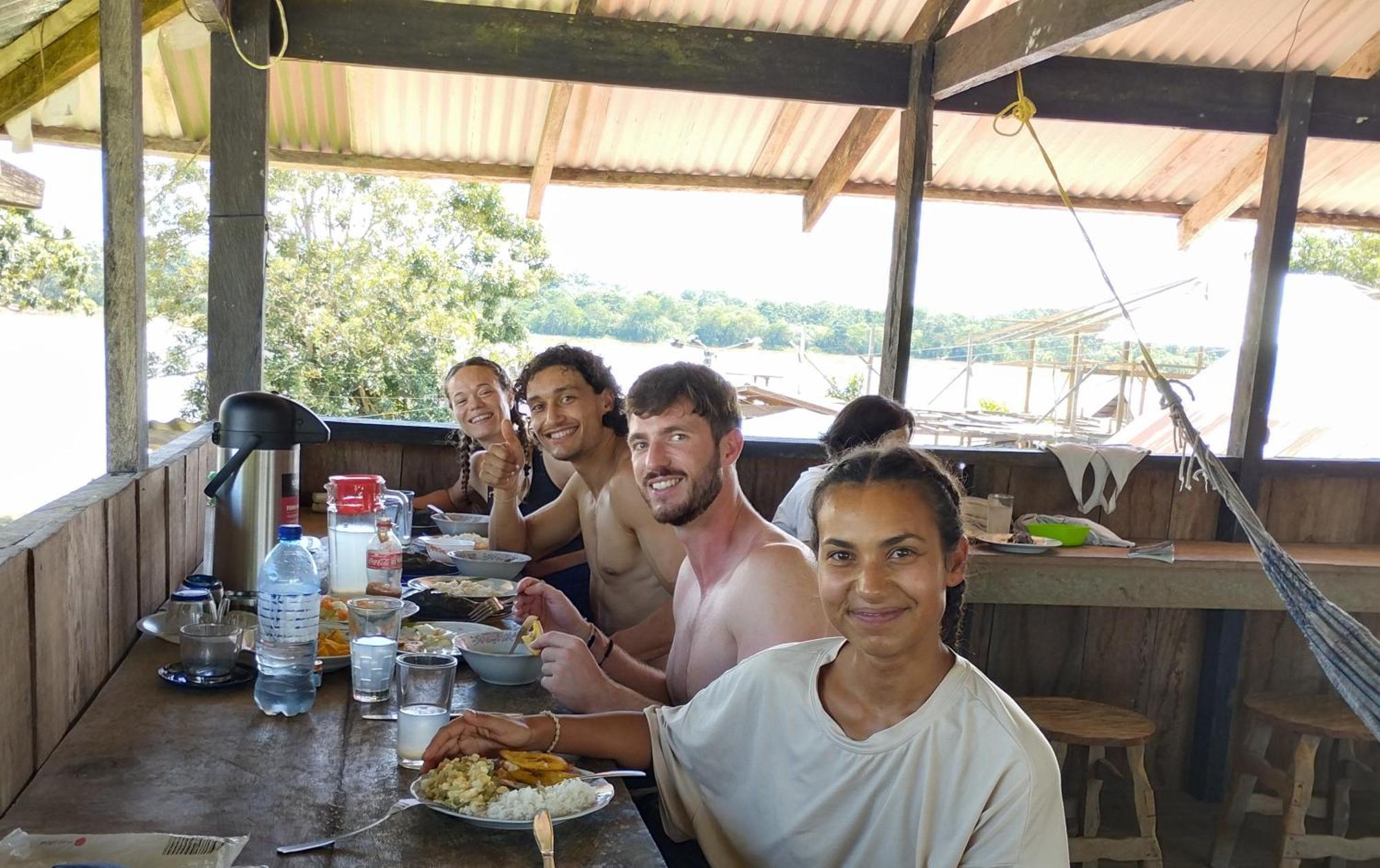 Hospedaje Y Tours Reina Arriera Amazonas Colombia Macedonia Exteriör bild